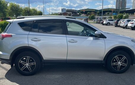 Toyota RAV4, 2016 год, 2 200 000 рублей, 19 фотография