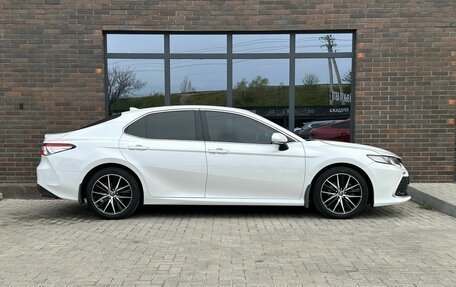 Toyota Camry, 2021 год, 2 420 000 рублей, 5 фотография