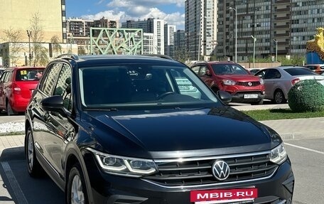 Volkswagen Tiguan II, 2021 год, 3 050 000 рублей, 6 фотография