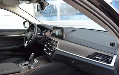 BMW 5 серия, 2017 год, 3 700 000 рублей, 3 фотография