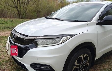 Honda Vezel, 2019 год, 2 000 000 рублей, 2 фотография