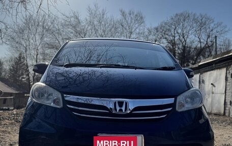 Honda Freed I, 2013 год, 900 000 рублей, 2 фотография