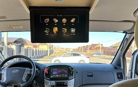 Hyundai Grand Starex Grand Starex I рестайлинг 2, 2018 год, 4 600 000 рублей, 12 фотография