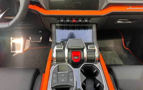 Lamborghini Urus I, 2026 год, 41 000 000 рублей, 17 фотография