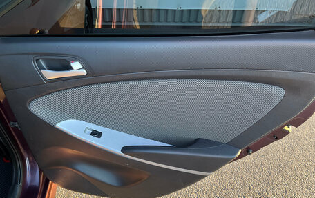 Hyundai Solaris II рестайлинг, 2012 год, 550 000 рублей, 19 фотография