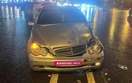 Mercedes-Benz C-Класс, 2001 год, 300 000 рублей, 6 фотография