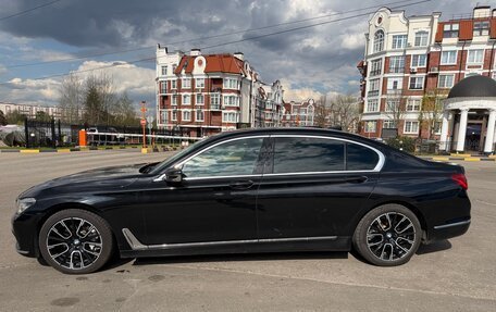 BMW 7 серия, 2018 год, 3 300 000 рублей, 3 фотография