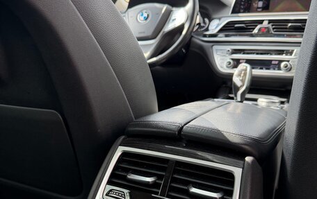 BMW 7 серия, 2018 год, 3 300 000 рублей, 7 фотография