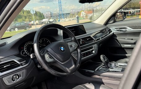 BMW 7 серия, 2018 год, 3 300 000 рублей, 9 фотография