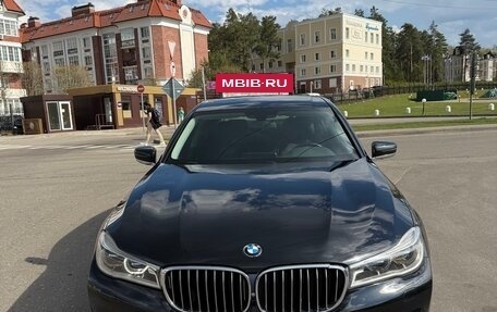 BMW 7 серия, 2018 год, 3 300 000 рублей, 2 фотография