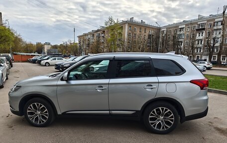Mitsubishi Outlander III рестайлинг 3, 2017 год, 2 100 000 рублей, 6 фотография