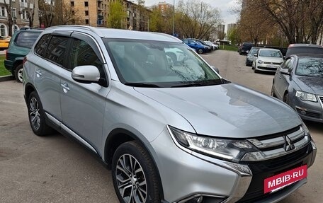 Mitsubishi Outlander III рестайлинг 3, 2017 год, 2 100 000 рублей, 3 фотография