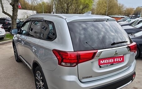 Mitsubishi Outlander III рестайлинг 3, 2017 год, 2 100 000 рублей, 7 фотография