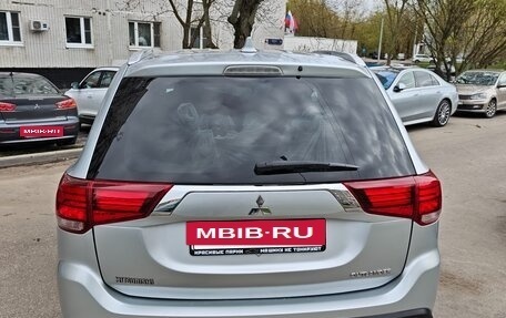 Mitsubishi Outlander III рестайлинг 3, 2017 год, 2 100 000 рублей, 8 фотография