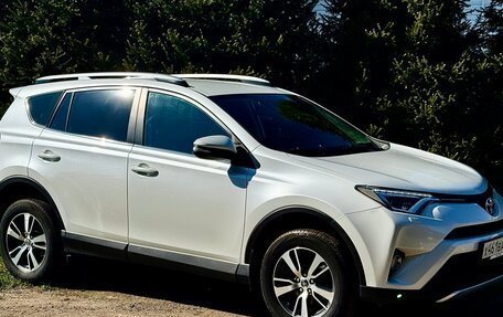 Toyota RAV4, 2018 год, 2 650 000 рублей, 7 фотография