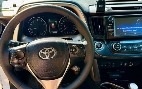 Toyota RAV4, 2018 год, 2 650 000 рублей, 13 фотография