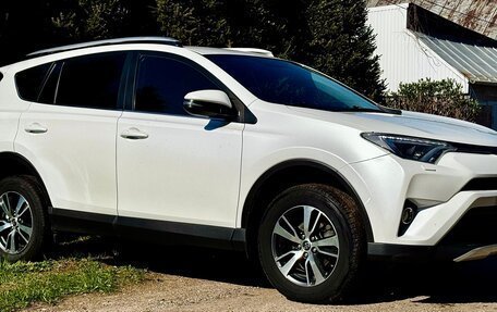 Toyota RAV4, 2018 год, 2 650 000 рублей, 6 фотография