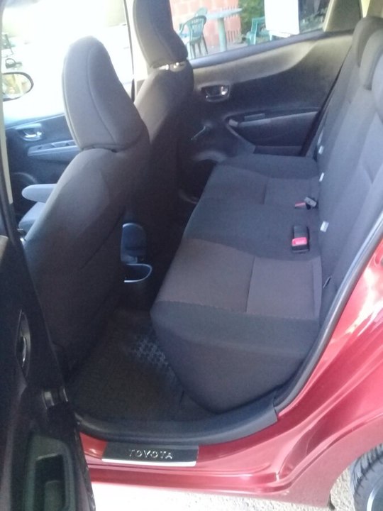 Toyota Yaris III, 2013 год, 300 000 рублей, 10 фотография