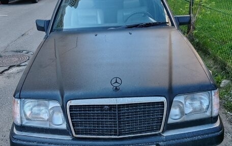 Mercedes-Benz W124, 1992 год, 320 000 рублей, 1 фотография