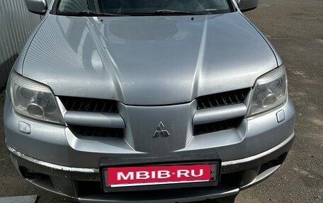 Mitsubishi Outlander III рестайлинг 3, 2005 год, 450 000 рублей, 2 фотография