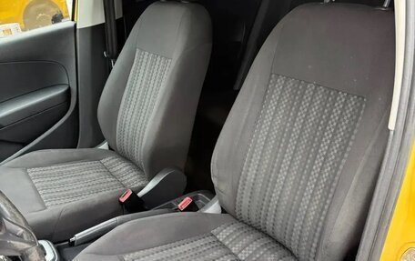 Volkswagen Polo VI (EU Market), 2018 год, 20 фотография