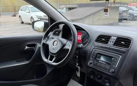 Volkswagen Polo VI (EU Market), 2018 год, 19 фотография