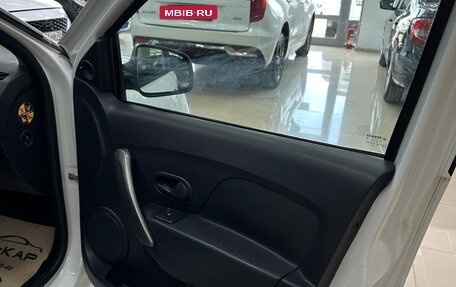 Renault Logan II, 2019 год, 550 000 рублей, 16 фотография