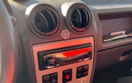 Renault Logan I, 2006 год, 100 000 рублей, 11 фотография