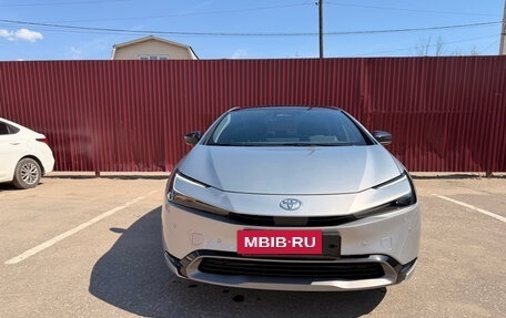 Toyota Prius IV XW50, 2025 год, 4 990 000 рублей, 3 фотография