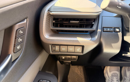 Toyota Prius IV XW50, 2025 год, 4 990 000 рублей, 18 фотография