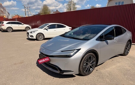 Toyota Prius IV XW50, 2025 год, 4 990 000 рублей, 9 фотография