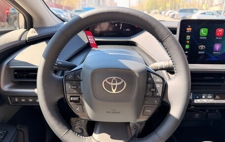 Toyota Prius IV XW50, 2025 год, 4 990 000 рублей, 13 фотография