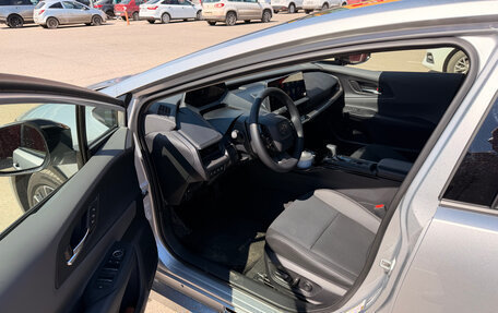 Toyota Prius IV XW50, 2025 год, 4 990 000 рублей, 21 фотография