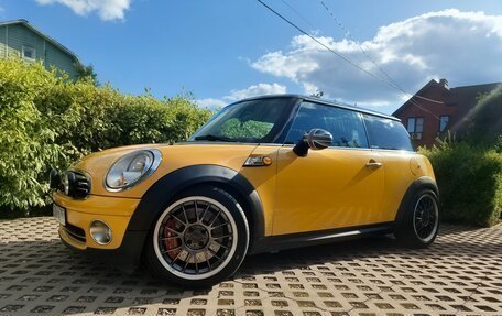 MINI Hatch, 2009 год, 1 150 000 рублей, 2 фотография