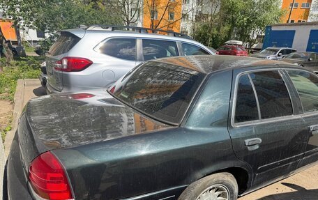 Ford Crown Victoria II, 1999 год, 3 фотография