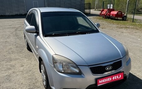 KIA Rio II, 2010 год, 550 000 рублей, 1 фотография