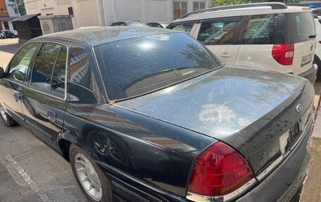Ford Crown Victoria II, 1999 год, 4 фотография