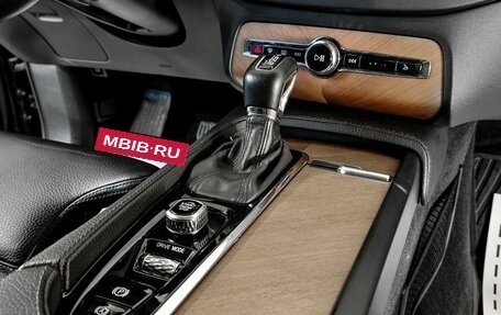 Volvo XC90 II рестайлинг, 2020 год, 3 875 000 рублей, 10 фотография