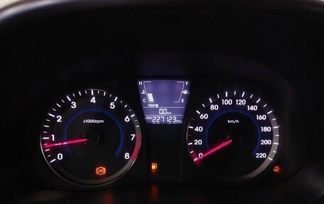 Hyundai Solaris II рестайлинг, 2011 год, 480 000 рублей, 13 фотография