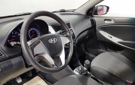 Hyundai Solaris II рестайлинг, 2011 год, 480 000 рублей, 17 фотография