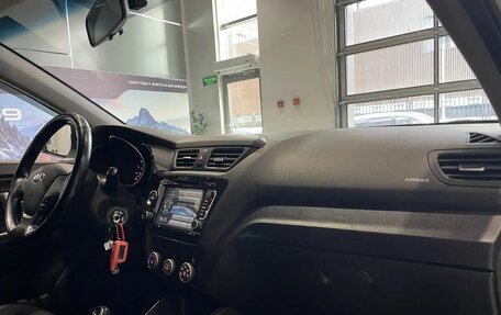 KIA Rio III рестайлинг, 2015 год, 890 000 рублей, 10 фотография