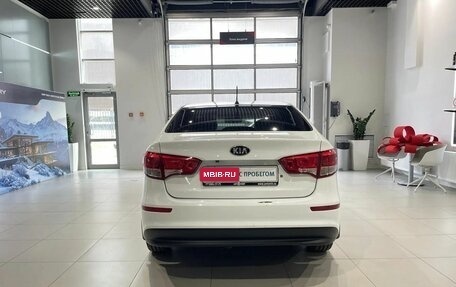 KIA Rio III рестайлинг, 2015 год, 890 000 рублей, 5 фотография