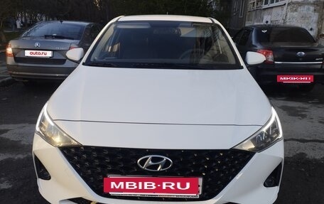Hyundai Solaris II рестайлинг, 2020 год, 1 550 000 рублей, 2 фотография