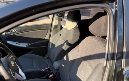 Hyundai Solaris II рестайлинг, 2011 год, 700 000 рублей, 6 фотография