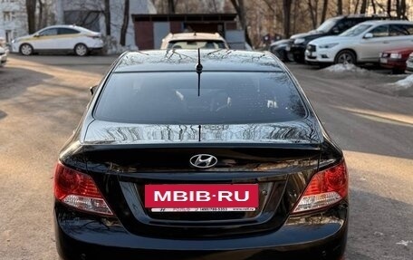Hyundai Solaris II рестайлинг, 2011 год, 700 000 рублей, 2 фотография