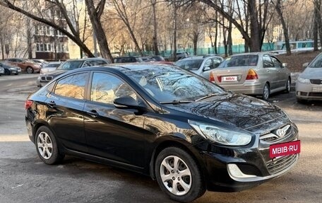 Hyundai Solaris II рестайлинг, 2011 год, 700 000 рублей, 3 фотография