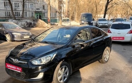 Hyundai Solaris II рестайлинг, 2011 год, 700 000 рублей, 4 фотография