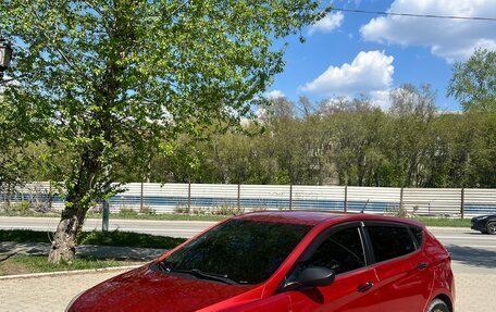 Hyundai Solaris II рестайлинг, 2011 год, 630 000 рублей, 3 фотография