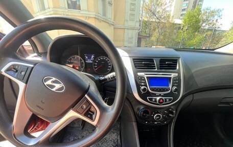 Hyundai Solaris II рестайлинг, 2011 год, 630 000 рублей, 11 фотография