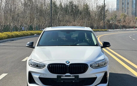 BMW 1 серия, 2022 год, 2 120 000 рублей, 2 фотография